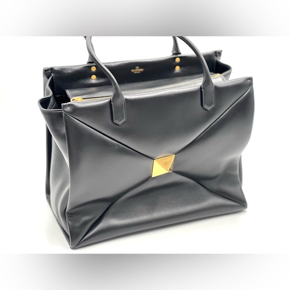 Valentino Garavani Black One Stud Tote - Picture 4 of 14